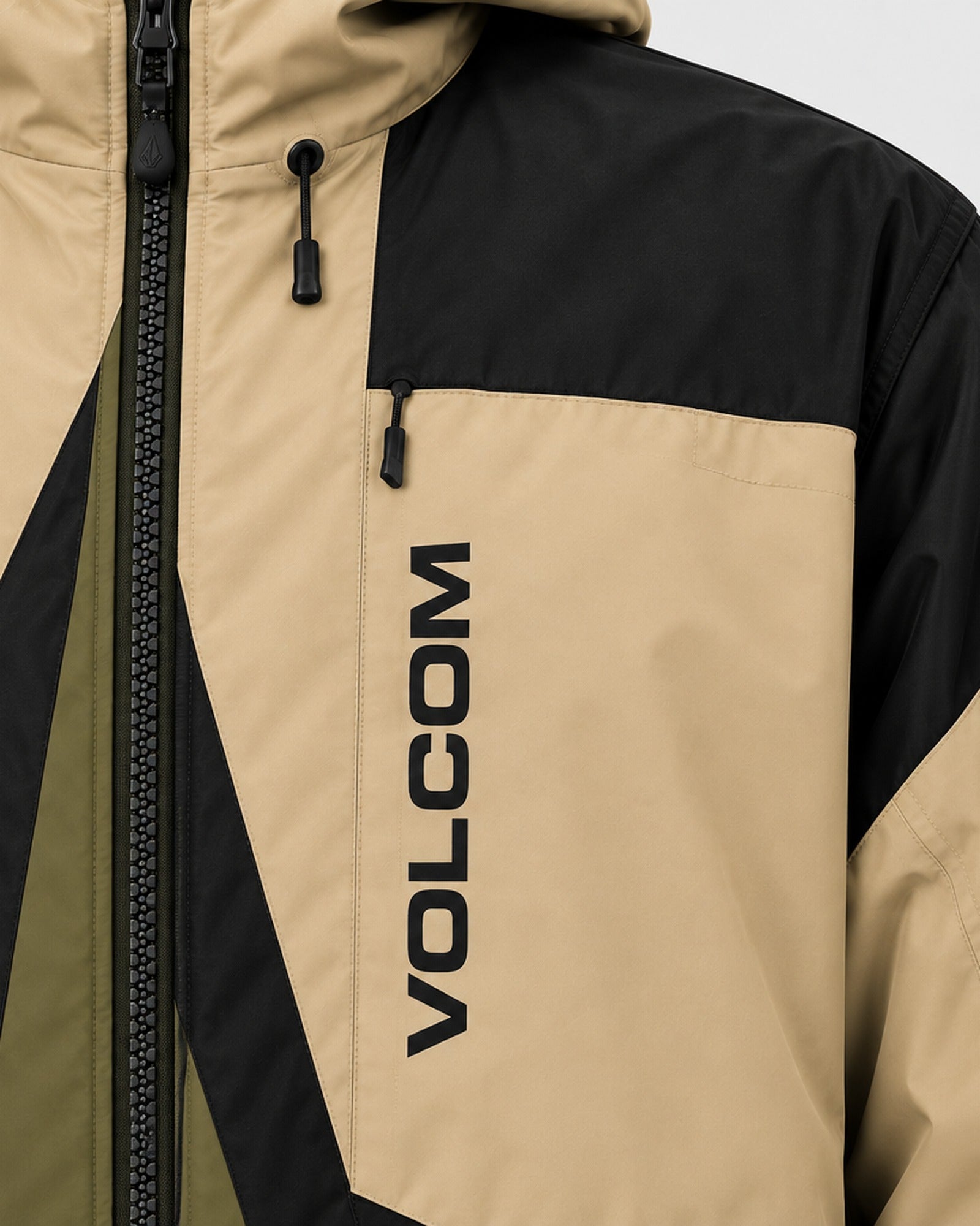 Veste Volcom Terra Shift - Gros plan poitrine et logo